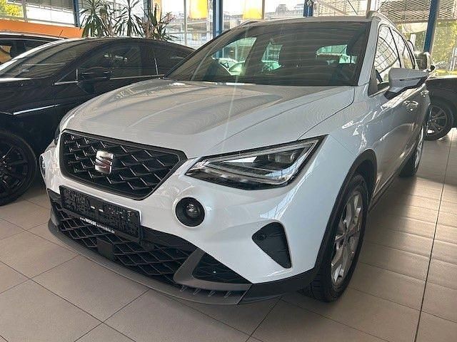 Weiß Gebraucht 2024 Seat Arona FR SUV | 23.990 € (Etwas zu teuer) - Bild 1/4