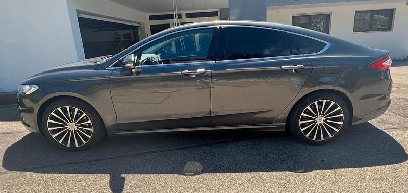 Gebraucht Ford Mondeo 179 PS (131 kW) 2015 Grau Limousine