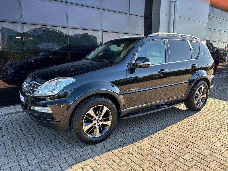 Schwarz Gebraucht 2017 Ssangyong Rexton SUV | 17.500 € (Guter Preis) - Bild 1/4