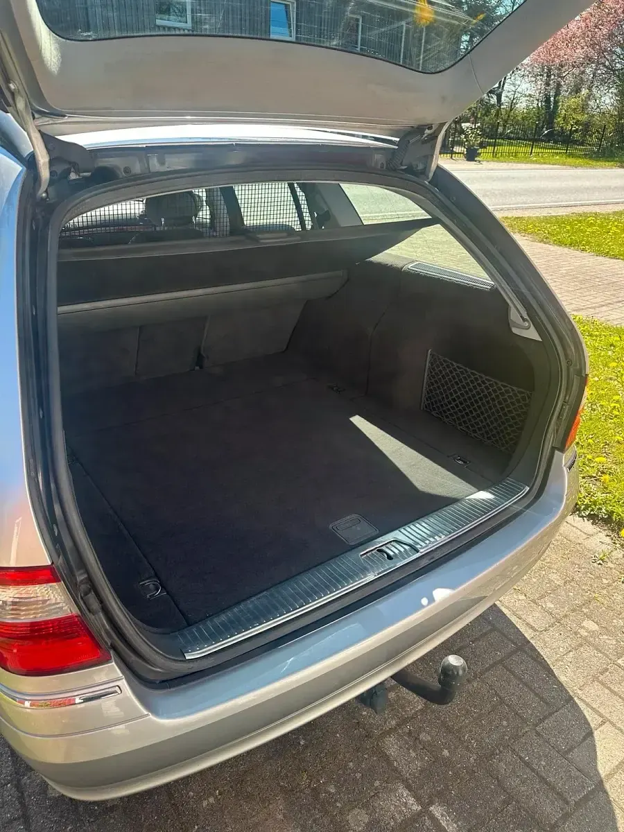 Second-hand Mercedes E270 177 CP (130 kW) 2005 Argintiu Break