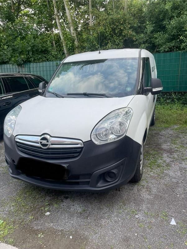 Weiß Gebraucht 2017 Opel Combo Van / Kleinbus | 5.199 € (Fairer Preis) - Bild 1/4