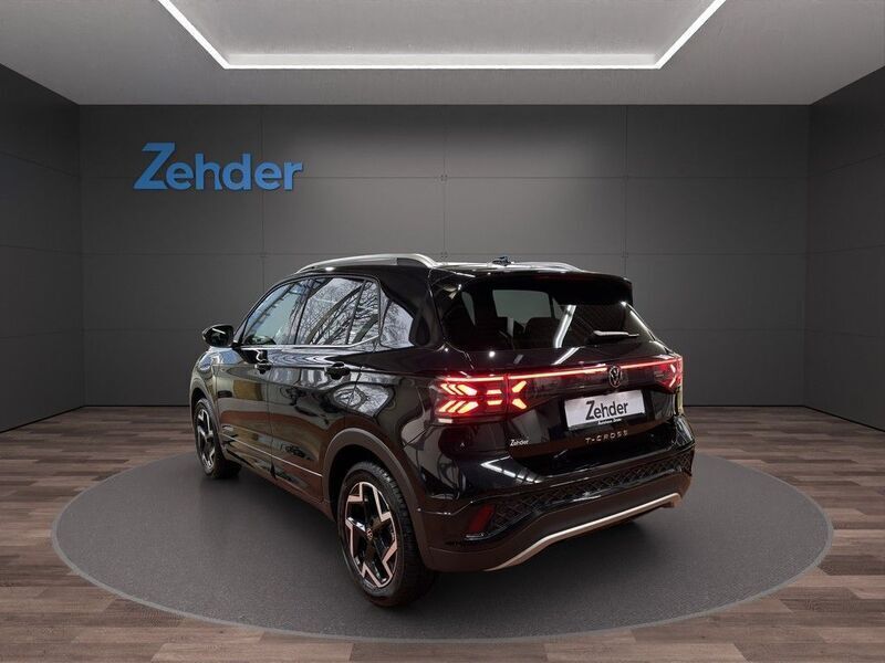 Gebraucht VW T-Cross IQ Drive 116 PS (85 kW) 2025 Deep black perleffekt SUV