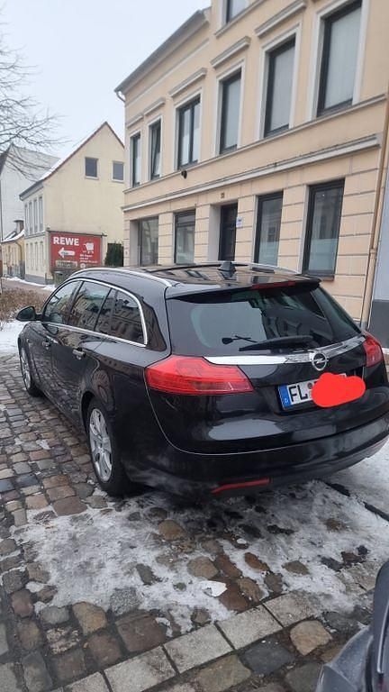 Gebraucht Opel Insignia 160 PS (117 kW) 2010 Schwarz Kombi