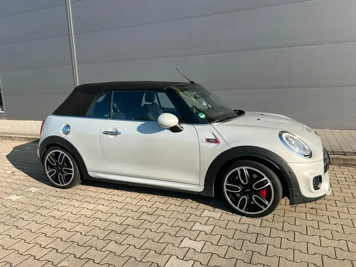 Używany Mini John Cooper Works 231 KM (169 kW) 2016 Biały Hatchback