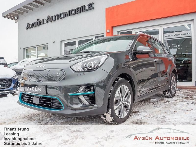 Grau Gebraucht 2022 Kia Niro Vision SUV | 16.995 € (Superpreis) - Bild 1/4