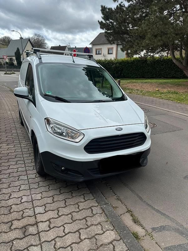 Gebraucht Ford Courier 75 PS (55 kW) 2015 Weiß Van / Kleinbus