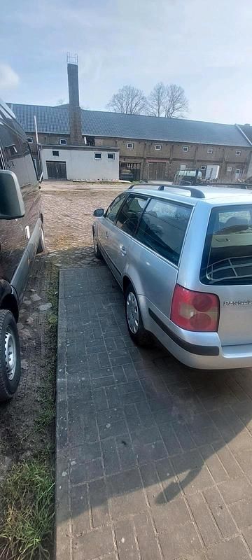 Usata VW Passat 131 CV (96 kW) 2004 Argento Station wagon