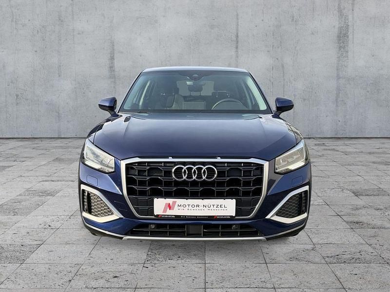Gebraucht Audi Q2 Ambiente 150 PS (110 kW) 2022 Navarrablau metallic SUV