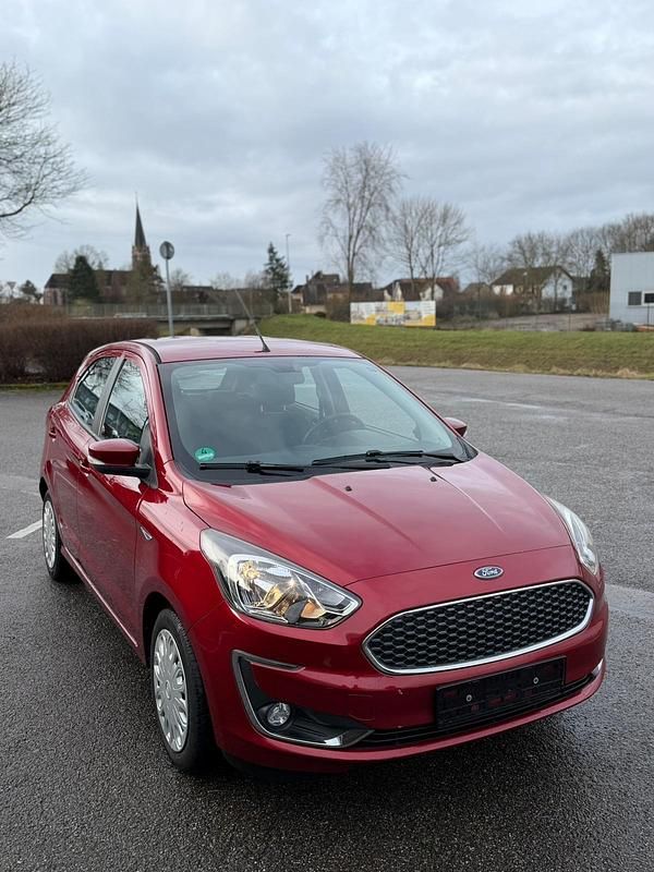 Gebraucht Ford Ka Plus 85 PS (62 kW) 2019 Rot Kleinwagen