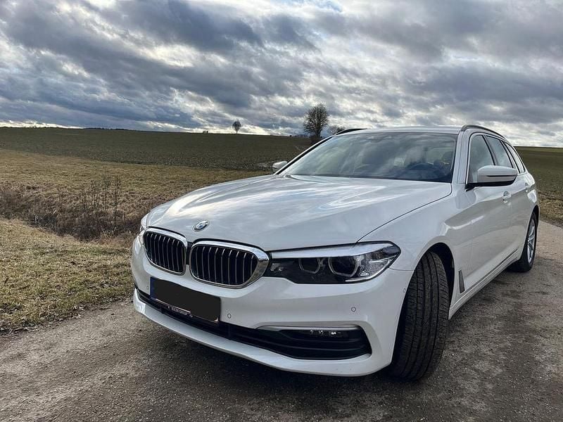 Gebraucht BMW 520 190 PS (139 kW) 2019 Weiß Limousine