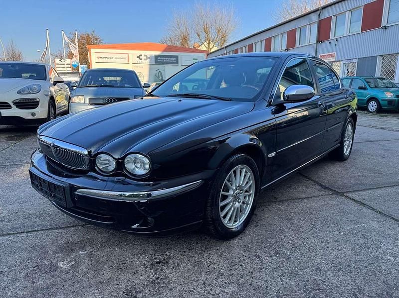 Ebony . Gebraucht 2007 Jaguar X-type Executive Limousine | 5.999 € (Teuer) - Bild 1/4