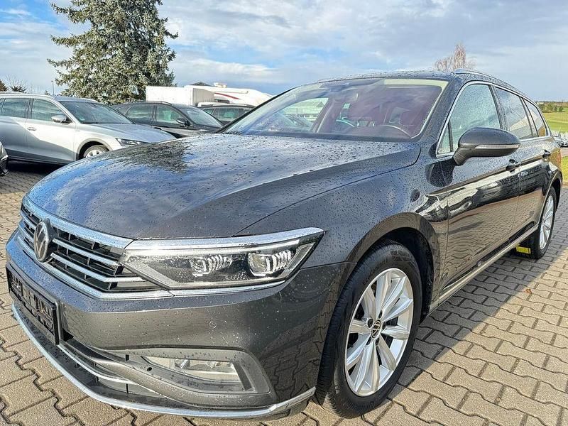 Gebraucht VW Passat Elegance 150 PS (110 kW) 2020 Grau Kombi