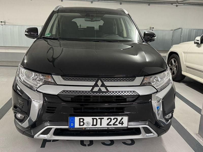 Gebraucht Mitsubishi Outlander Top 150 PS (110 kW) 2018 Schwarz SUV