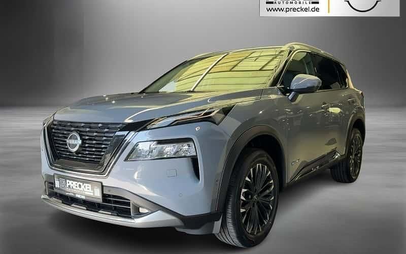Grau Neu 2025 Nissan X-Trail Tekna SUV | 42.980 € - Bild 1/4
