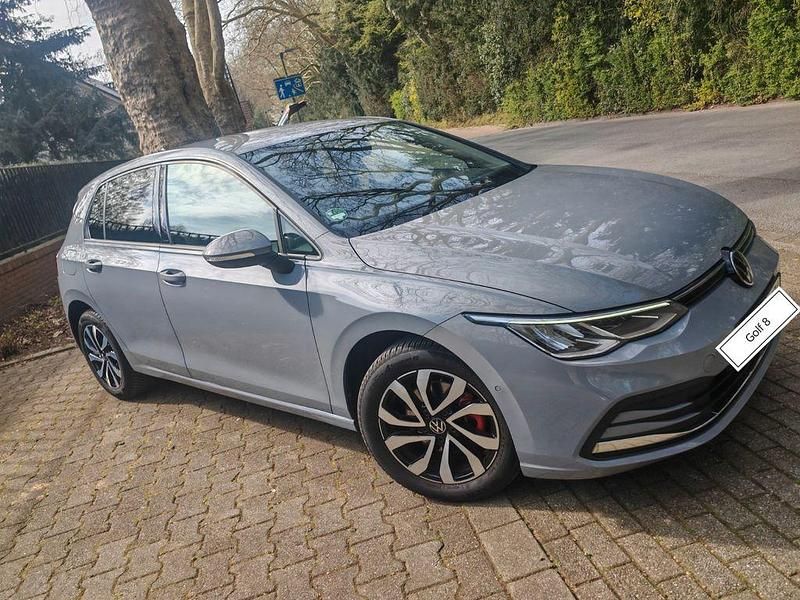 Gebraucht VW Golf VIII Active 110 PS (80 kW) 2021 Grau Limousine