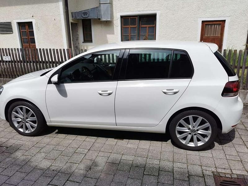 Weiß Gebraucht 2009 VW Golf VI Highline Limousine | 4.800 € (Fairer Preis) - Bild 1/4