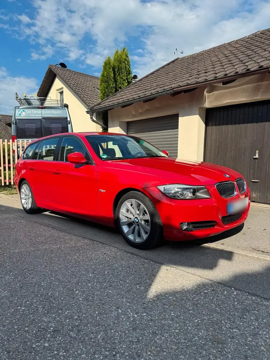 Gebraucht BMW 330 245 PS (180 kW) 2009 Rot Kombi