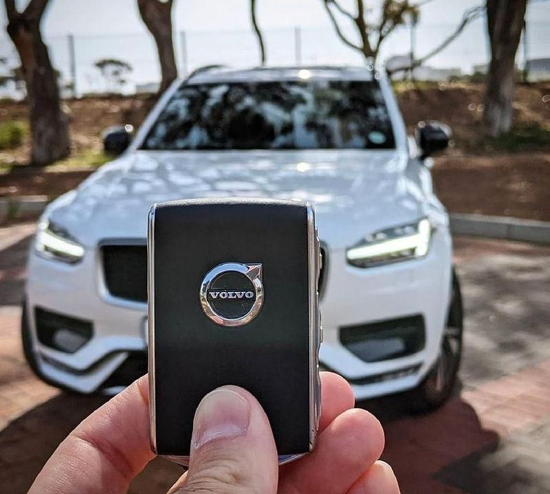 Weiß Gebraucht 2022 Volvo XC90 R-Design SUV | 48.000 € (Fairer Preis) - Bild 1/4