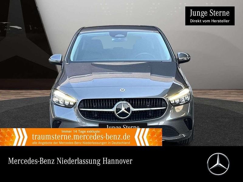 Mountain grau Gebraucht 2024 Mercedes B180 Progressive Van / Kleinbus | 29.590 € (Fairer Preis) - Bild 1/3
