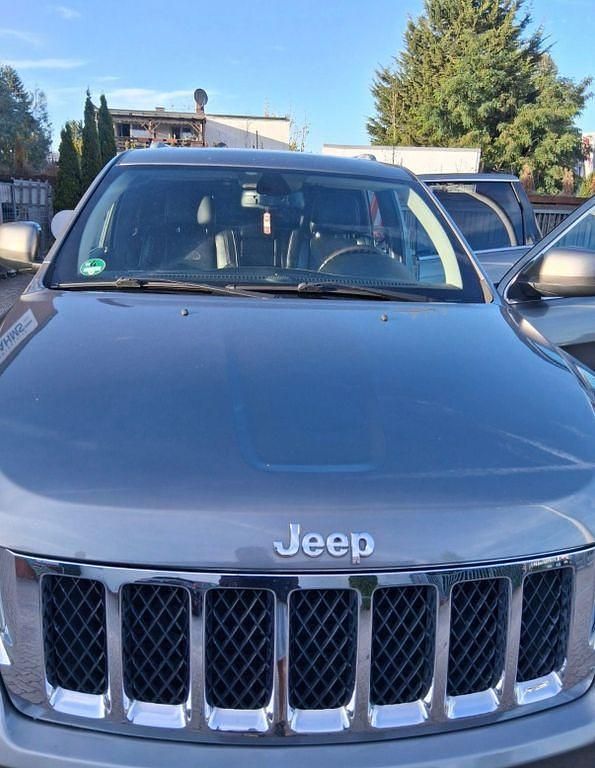 Gebraucht Jeep Grand Cherokee Overland 241 PS (177 kW) 2011 Grau SUV