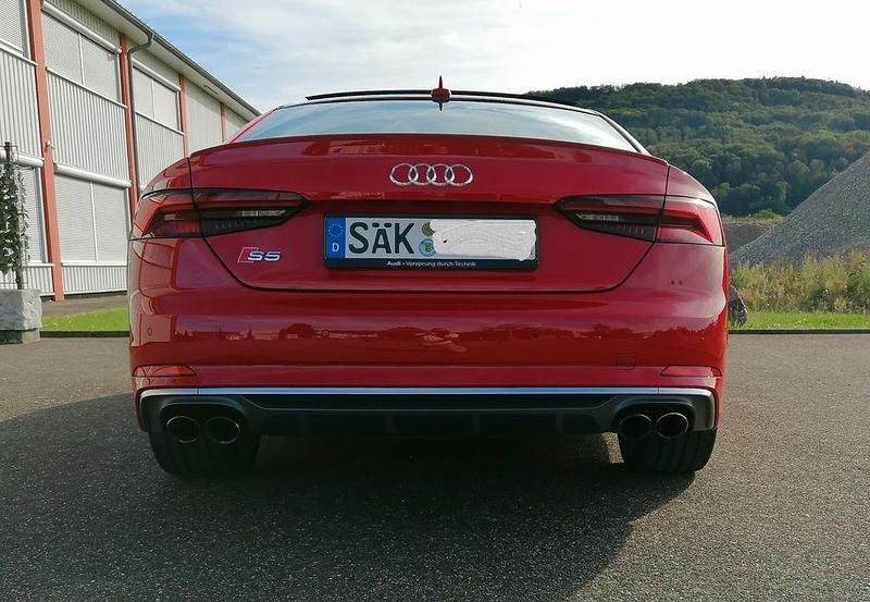 Gebraucht Audi S5 Sport 354 PS (260 kW) 2018 Rot Coupé