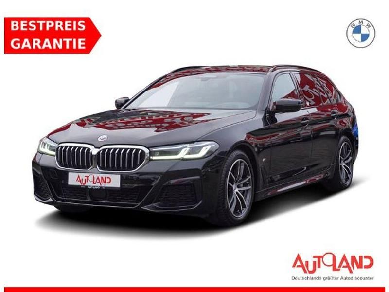 Saphirschwarzmet. (metallic) Gebraucht 2023 BMW 530 M Sport Kombi | 38.490 € (Guter Preis) - Bild 1/4