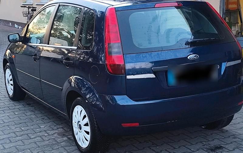 Gebraucht Ford Fiesta 60 PS (44 kW) 2005 Blau Kleinwagen