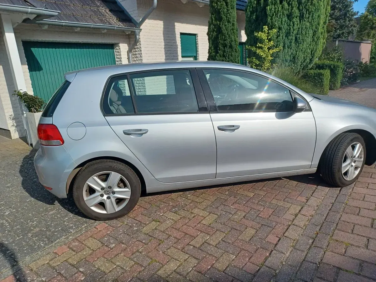 Gebraucht VW Golf VI 122 PS (89 kW) 2010 Silber Limousine