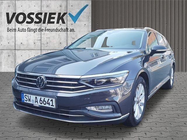 Grau Gebraucht 2023 VW Passat Elegance Kombi | 33.990 € - Bild 1/4