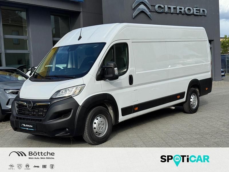 Weiss icy Gebraucht 2024 Opel Movano Van | 24.980 € (Superpreis) - Bild 1/4
