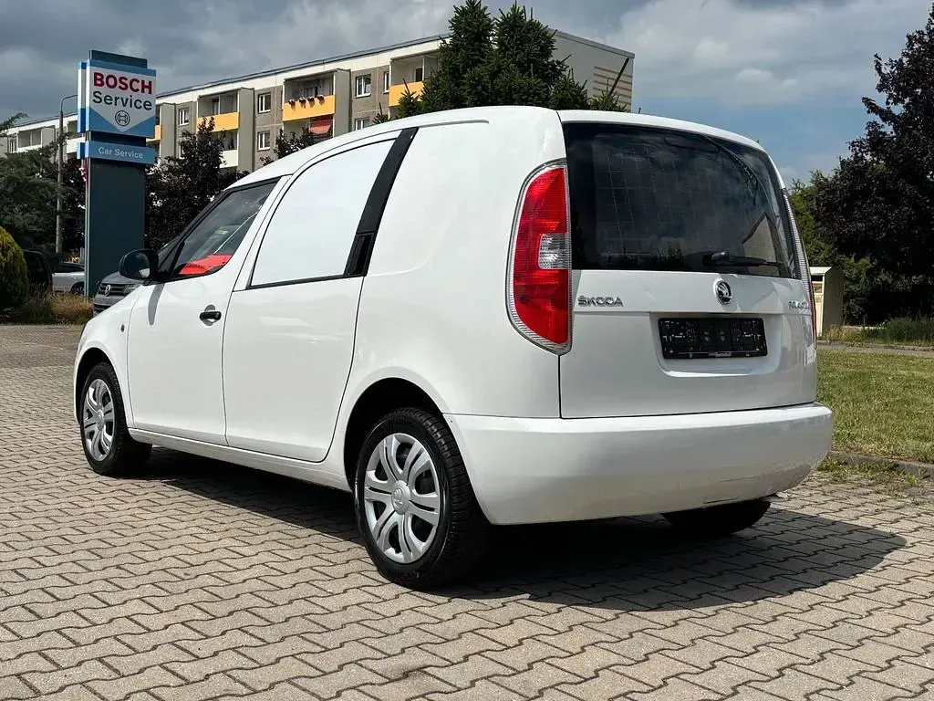 Gebraucht Skoda Roomster 86 PS (63 kW) 2015 Weiß Van / Kleinbus