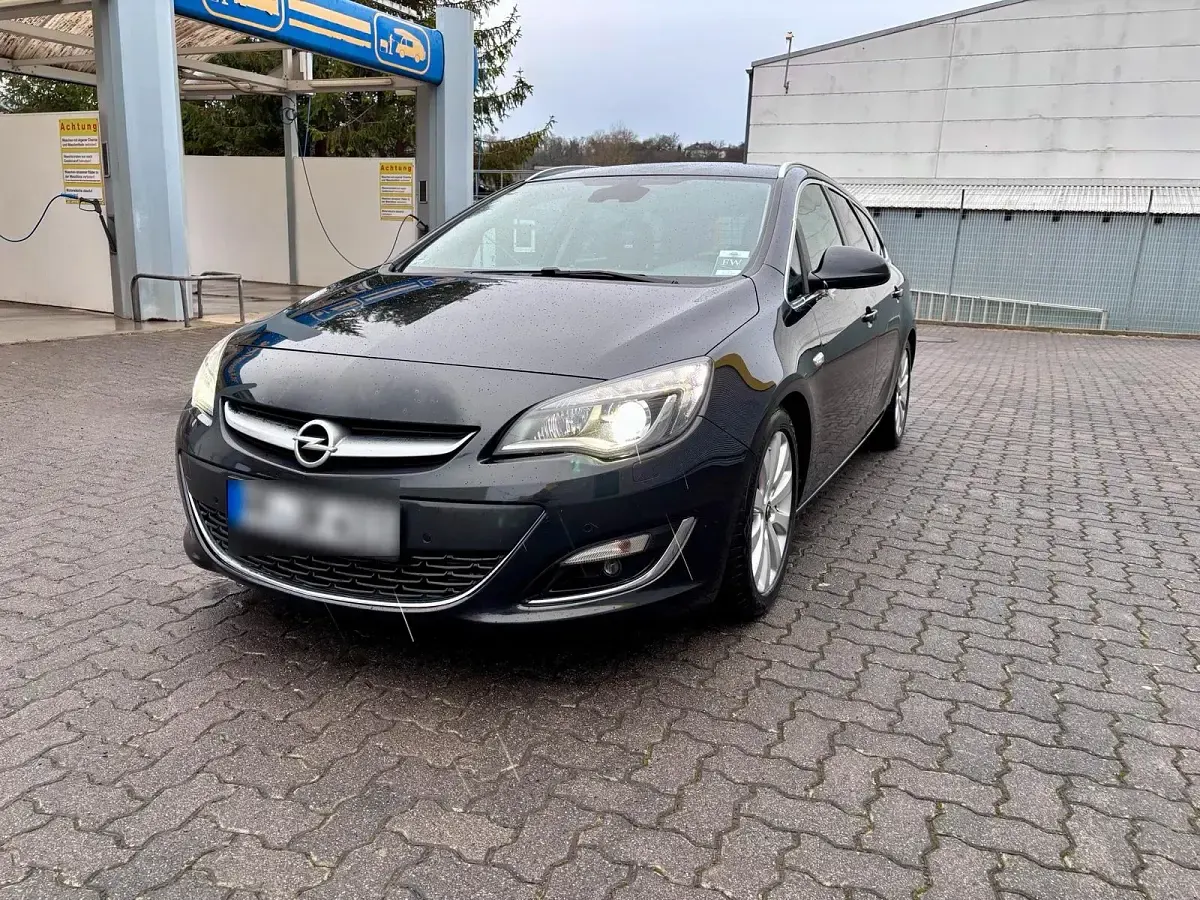Gebraucht Opel Astra 165 PS (121 kW) 2015 Schwarz Kombi