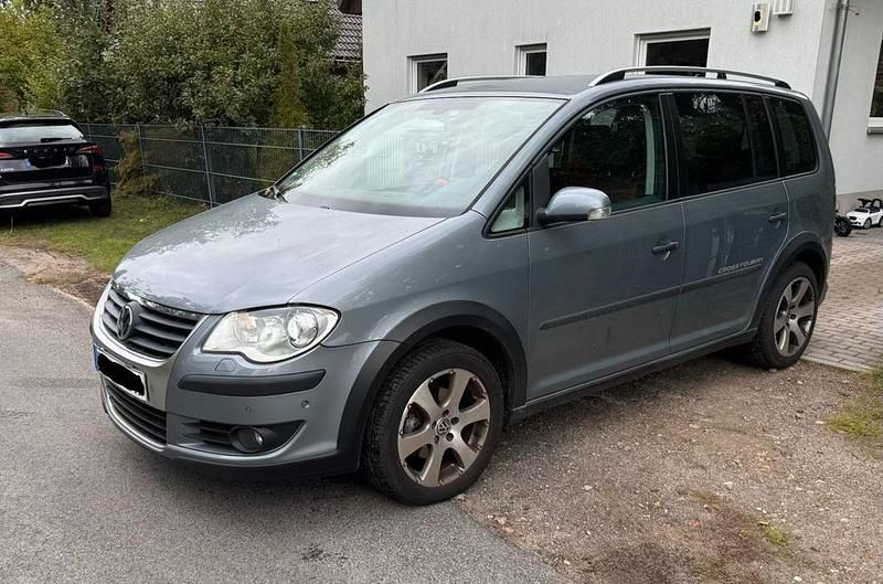 Grau Gebraucht 2007 VW Touran Cross Van / Kleinbus | 3.000 € (Guter Preis) - Bild 1/4