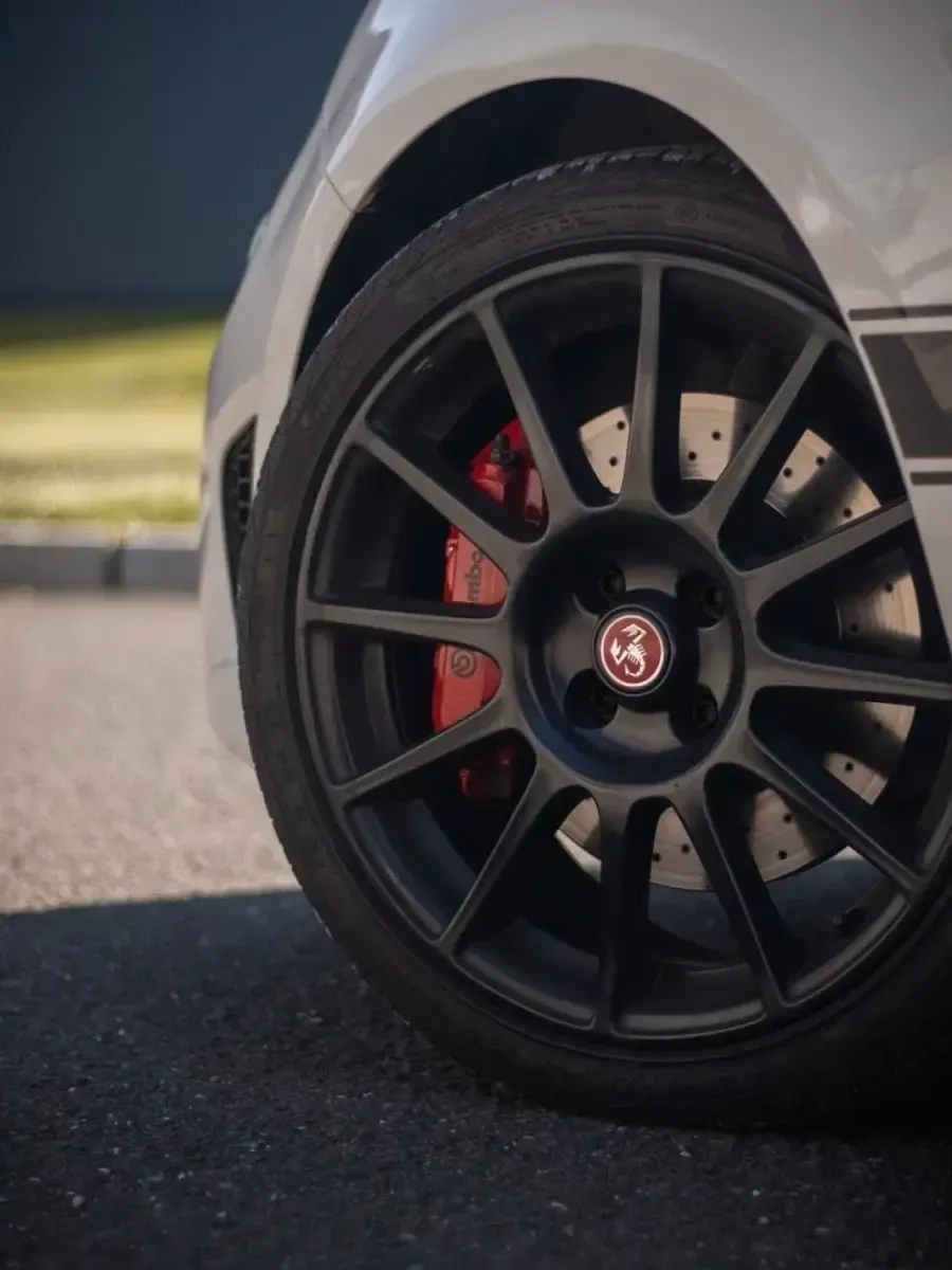 Gebraucht Abarth 595 Competizione 180 PS (132 kW) 2018 Weiß Kleinwagen