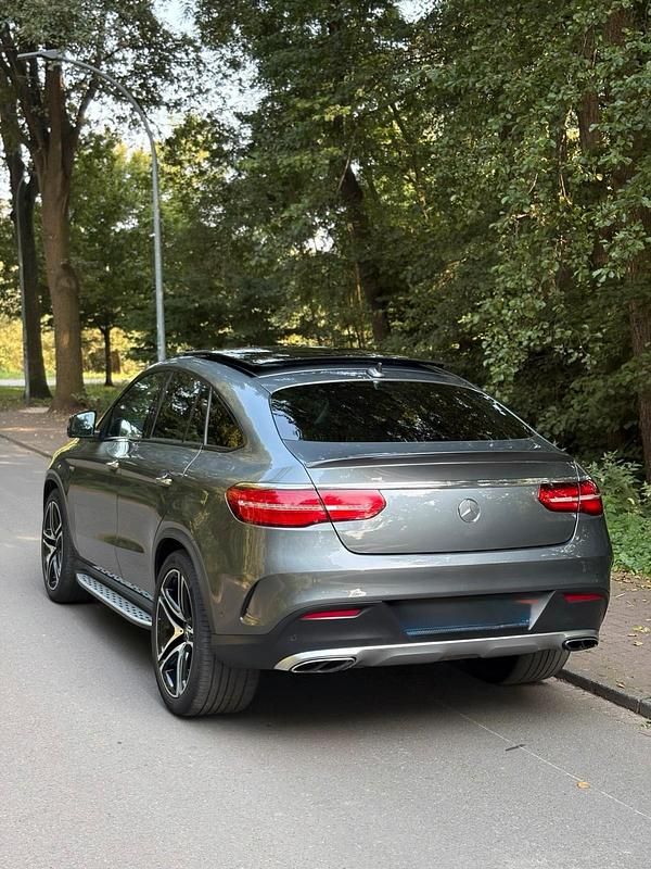 Grau Gebraucht 2018 Mercedes GLE43 AMG AMG Coupé | 49.000 € (Etwas zu teuer) - Bild 1/4