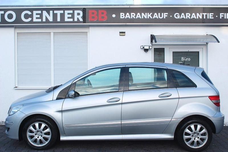 Gebraucht Mercedes B180 109 PS (80 kW) 2007 Silber Van / Kleinbus