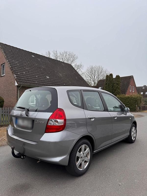 Gebraucht Honda Jazz 78 PS (57 kW) 2007 Silber Kleinwagen