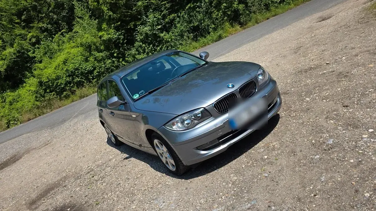 Gebraucht BMW 116 Basis 122 PS (89 kW) 2010 Grau Kleinwagen