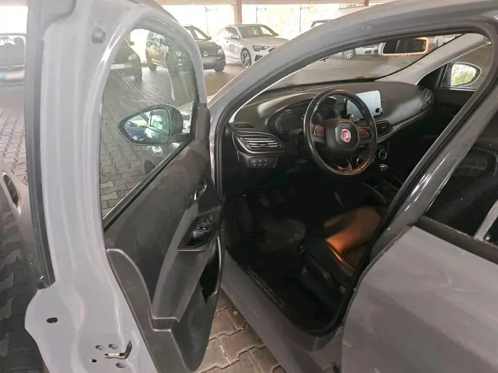 Gebraucht Fiat Tipo 120 PS (88 kW) 2018 Grau Limousine