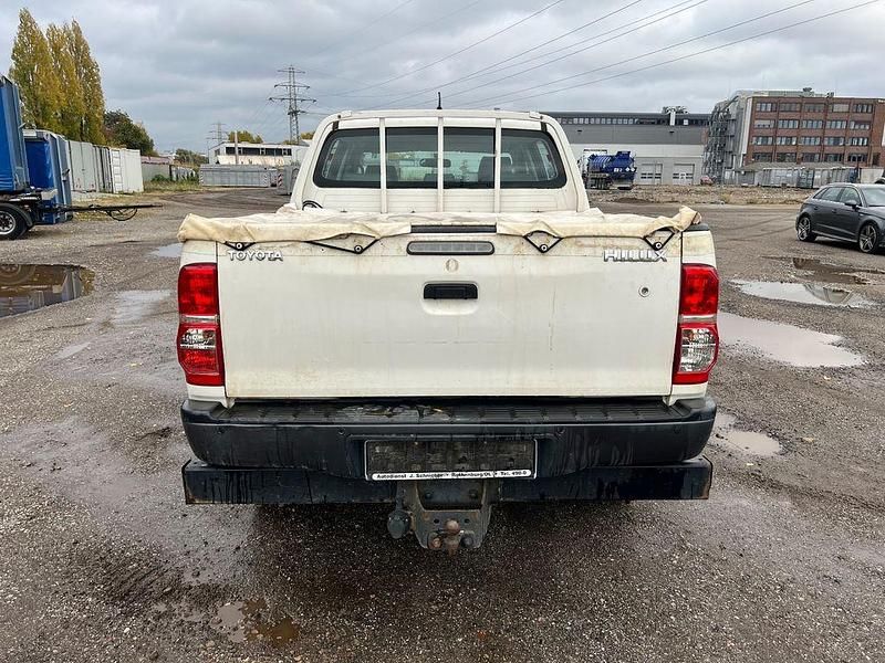 Gebraucht Toyota HiLux 144 PS (105 kW) 2013 Weiß Abholung