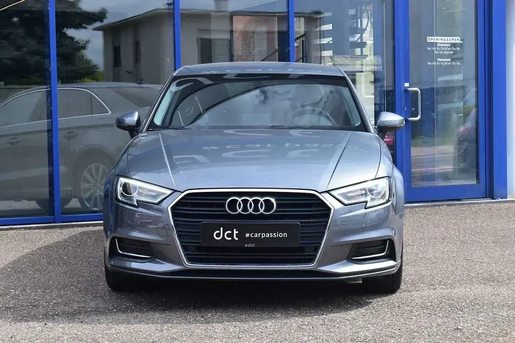 Gebraucht Audi A3 Sport 116 PS (85 kW) 2017 Grau Limousine