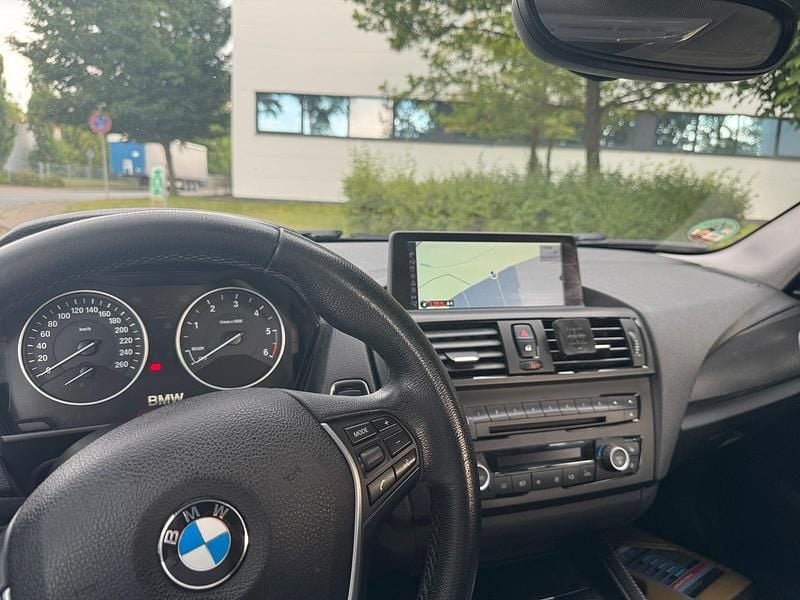 Gebraucht BMW 118 143 PS (105 kW) 2014 Schwarz Kleinwagen