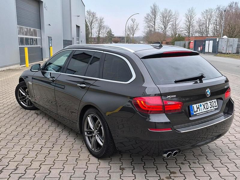Gebraucht BMW 520 190 PS (139 kW) 2016 Braun Kombi