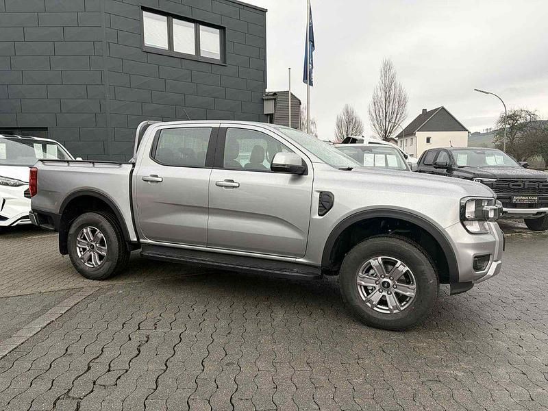 Neu Ford Ranger XLT 170 PS (125 kW) 2025 Silber Pickup