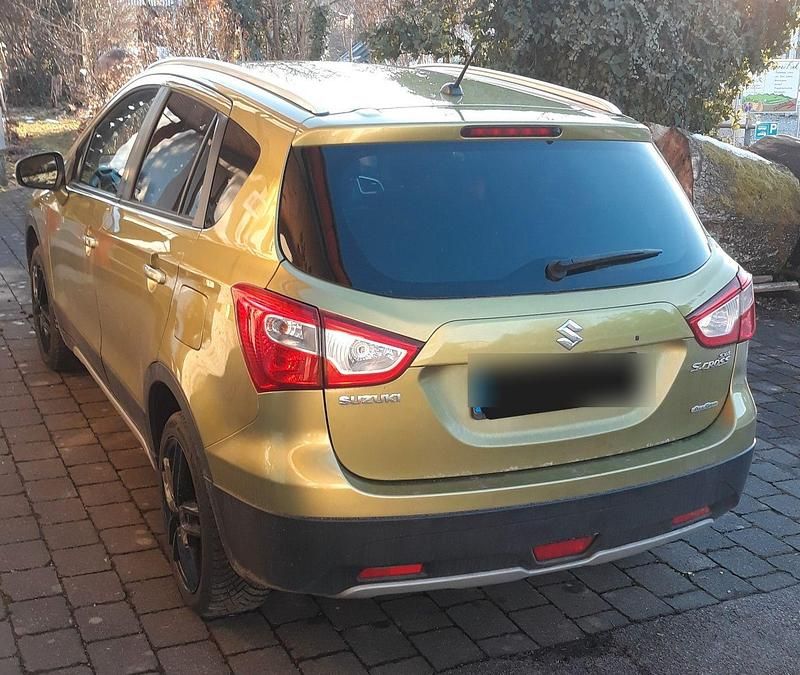 Gebraucht Suzuki SX4 S-Cross Comfort 120 PS (88 kW) 2013 Grün Kleinwagen