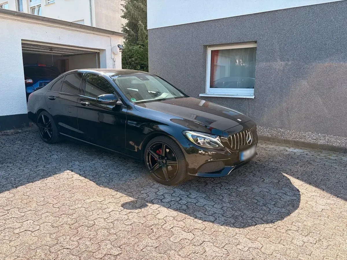 Gebraucht Mercedes C180 Avantgarde 156 PS (114 kW) 2015 Schwarz Limousine