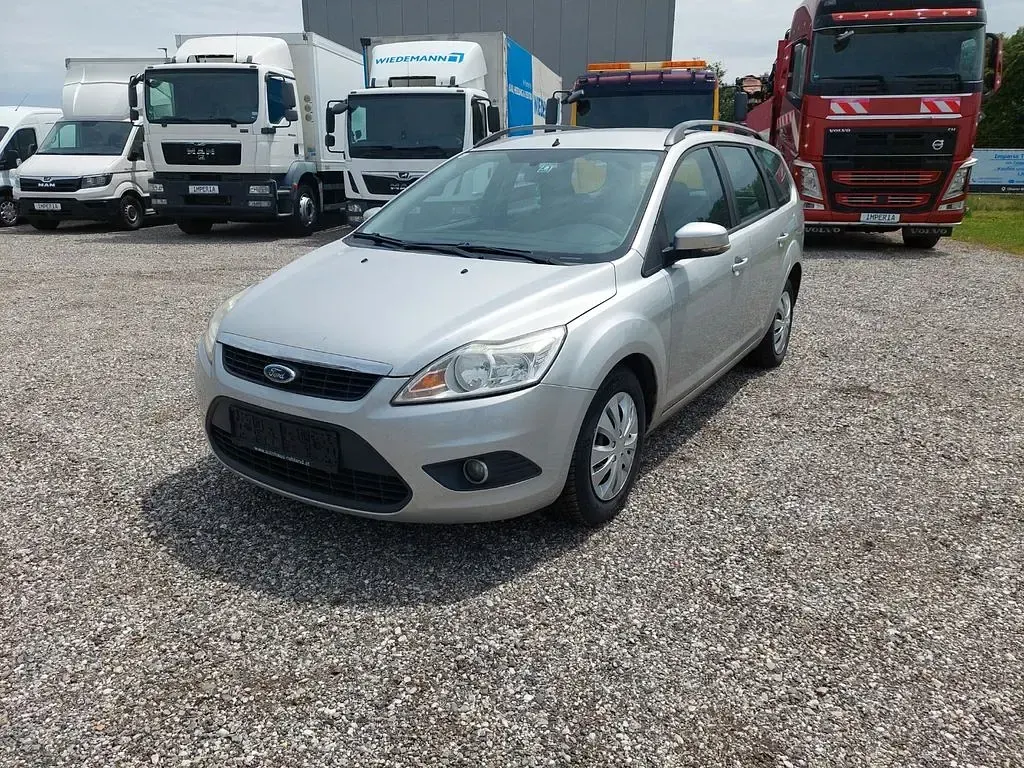 Gebraucht Ford Focus 109 PS (80 kW) 2009 Silber Limousine