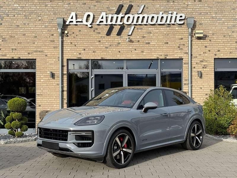 Arktikgrau Neu 2026 Porsche Cayenne Coupe Sport Coupé | 168.431 € (Teuer) - Bild 1/4