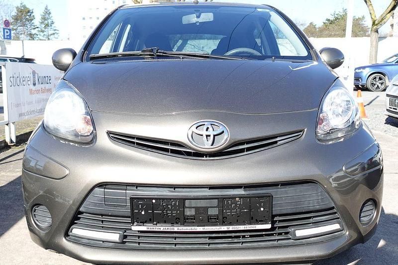 Gebraucht Toyota Aygo Cool 68 PS (50 kW) 2014 Bronze Kleinwagen