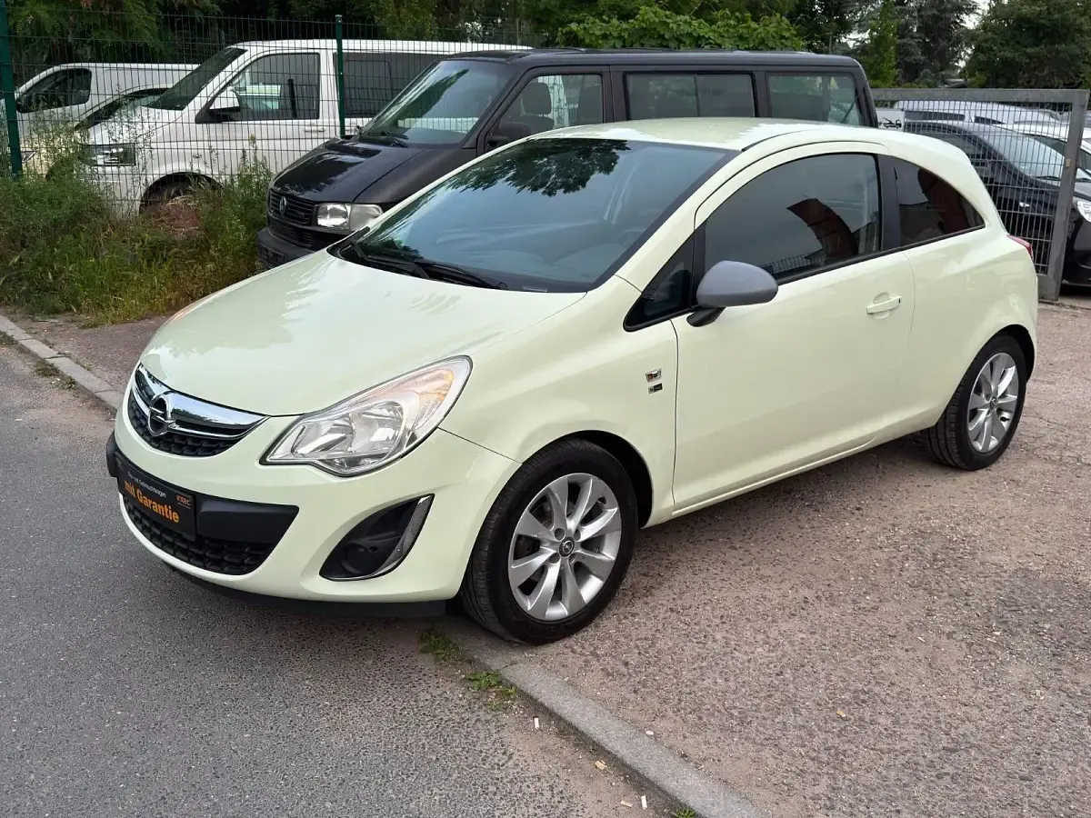 Gebraucht Opel Corsa 87 PS (63 kW) 2012 Weiß Kleinwagen